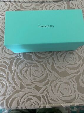 Tiffany & Co. robin’s-egg blue jewelry/ glasses box